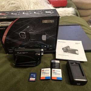 Bell & Howell Rogue DNV6HD Night Vision 1080p 20MP Camcorder Black Bundle